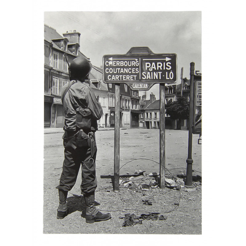 Carte postale Carentan, Place Vauban