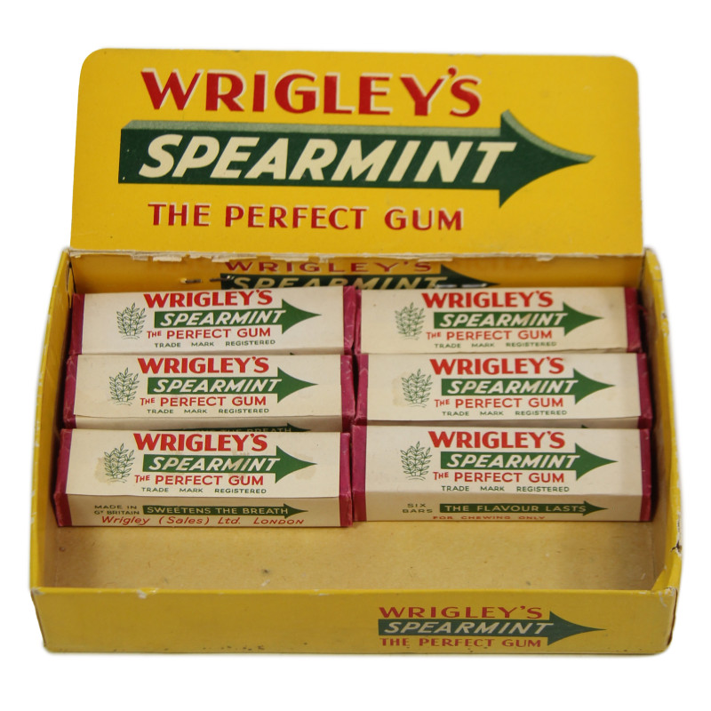 Paquets de chewing-gum WRIGLEY'S, Spearmint, Made in Great Britain, avec présentoir