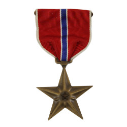 Medal, Bronze Star, in Case, Pfc. Louis Hegmann, 28th Inf. Regt., 8th Infantry Division, ETO