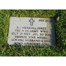 Raincoat, Enlisted Men, US Army, Pfc. Eli Perez, Co. F, 508th PIR, 82nd Airborne Division, Normandy