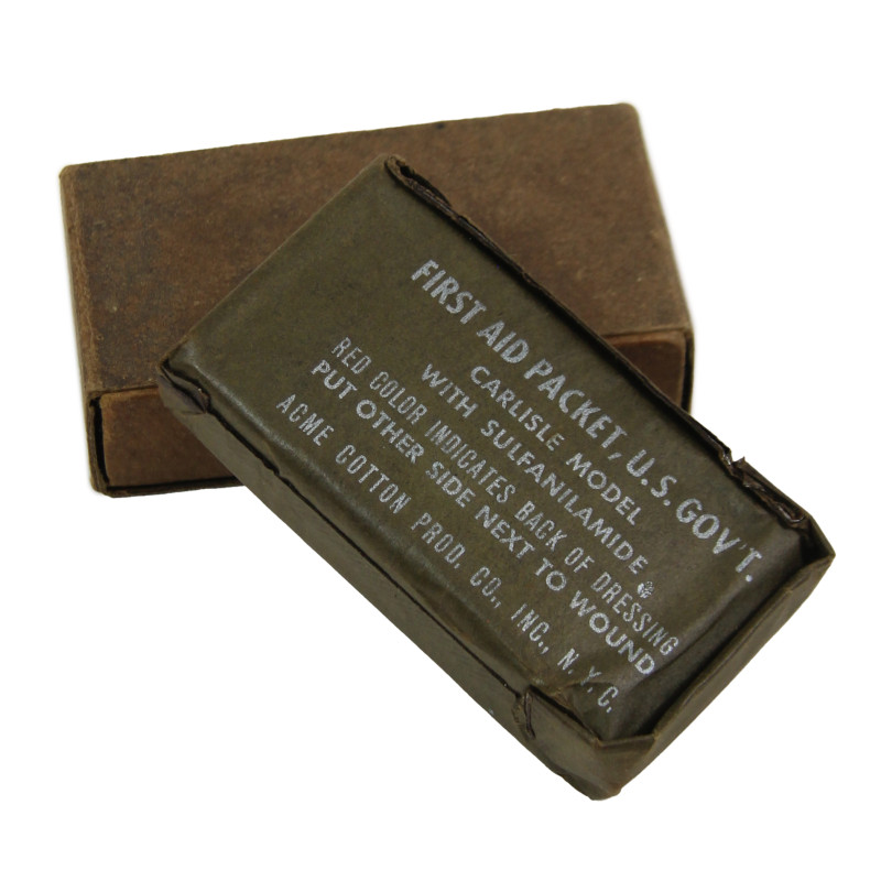 Pansement M-42, First-Aid Packet, Carlisle Model, avec sulfanilamide, dans son étui en carton