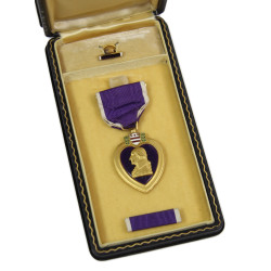 Coffret médaille Purple Heart, Pfc. Bertrand Bay, Hq. Co., 741st Tank Bn., DOW, Saint-Lô, 14 juillet 1944