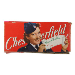 Lot de trois paquets de cigarettes Chesterfield, Noël 1944, pleins